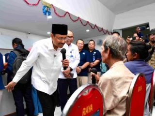 Gus Ipul Pastikan Bansos Lewat PT Pos Tetap Cair Selama Libur Akhir Tahun