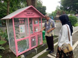DLH Sleman Luncurkan Rumpi ah, Tempat Pilah Botol Plastik di Ruang Publik untuk Kurangi Sampah